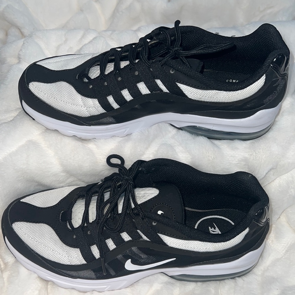 EUC Womens Nike Air Max VG-R Size 10.5